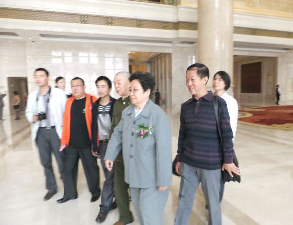 冯栋梁先生与毛泽东主席的女儿李讷夫妇合影.jpg